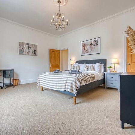 2 Bed Stunning Chic Modern Spacious Apt, Ocean Village, Southampton - Plenty Of Parking - By Blue Puffin Stays Luaran gambar