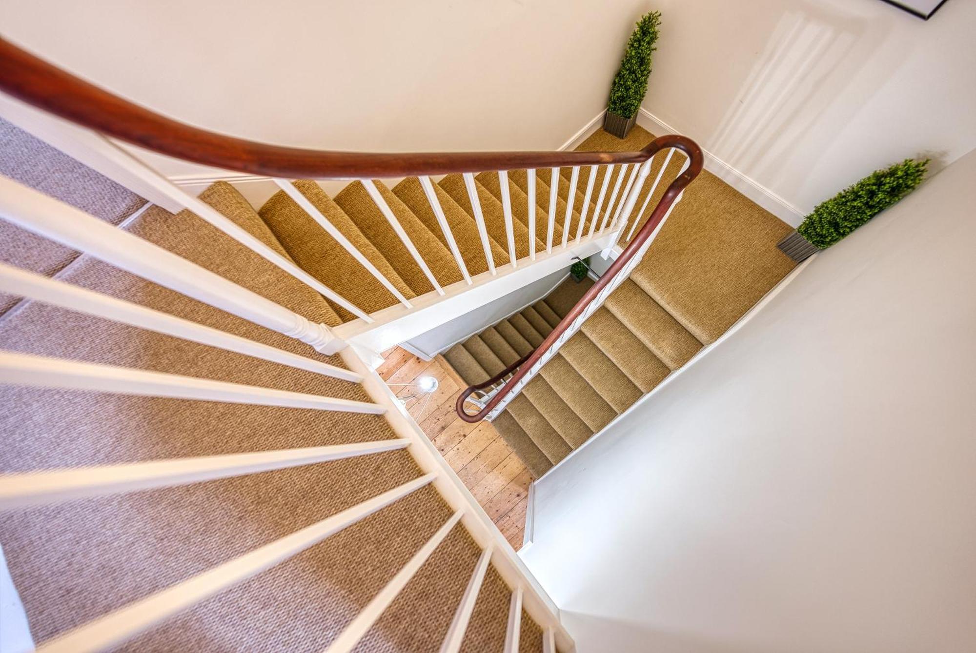 2 Bed Stunning Chic Modern Spacious Apt, Ocean Village, Southampton - Plenty Of Parking - By Blue Puffin Stays Luaran gambar