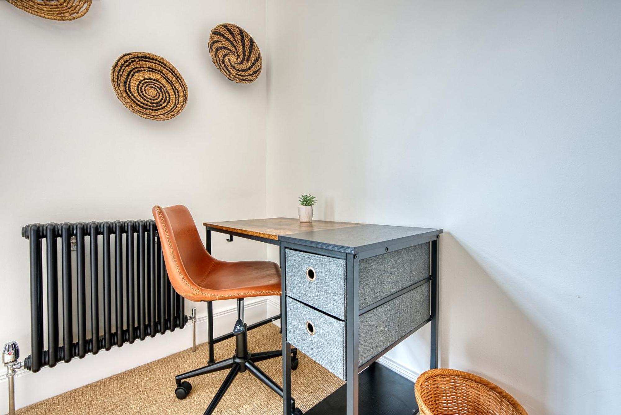 2 Bed Stunning Chic Modern Spacious Apt, Ocean Village, Southampton - Plenty Of Parking - By Blue Puffin Stays Luaran gambar