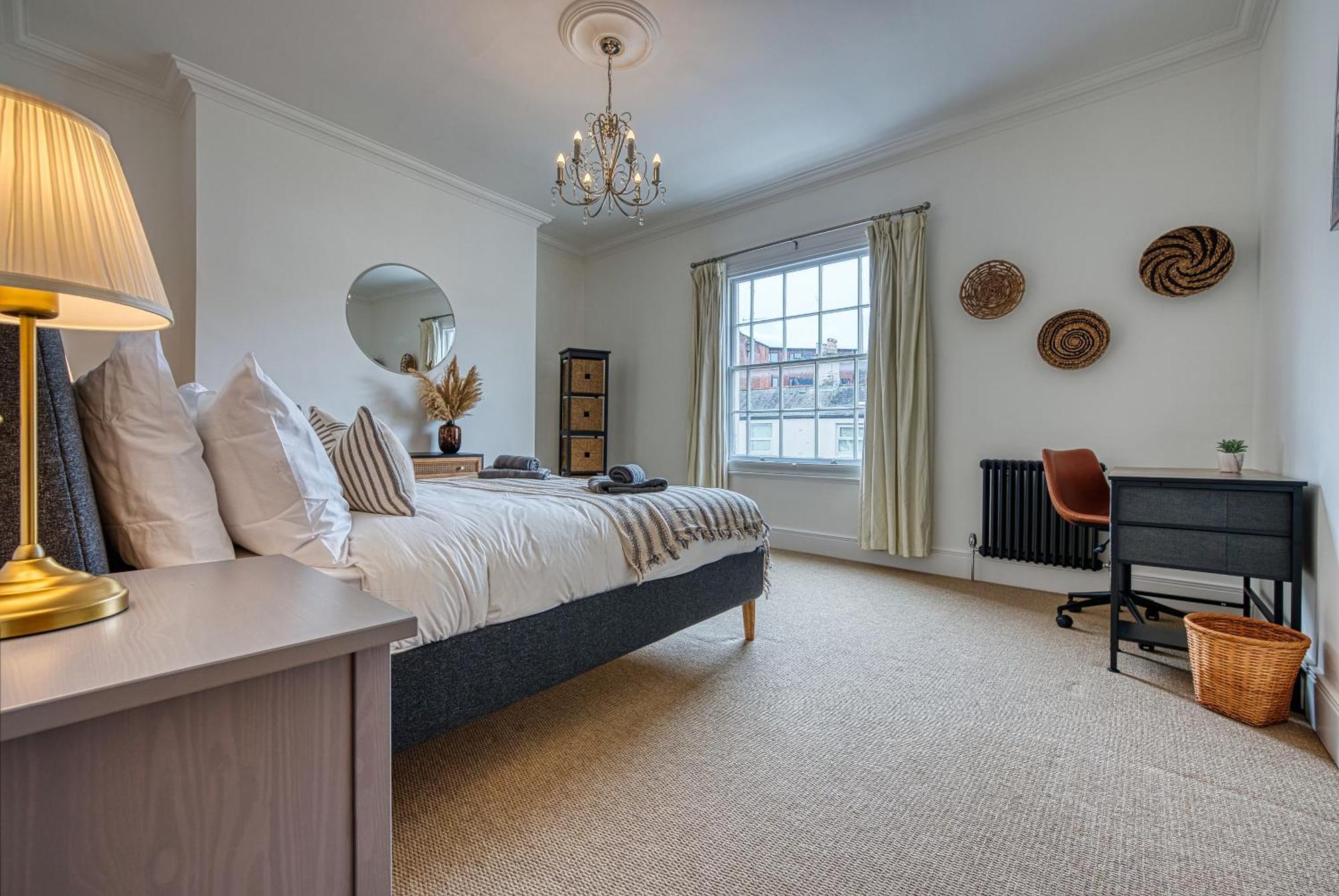 2 Bed Stunning Chic Modern Spacious Apt, Ocean Village, Southampton - Plenty Of Parking - By Blue Puffin Stays Luaran gambar