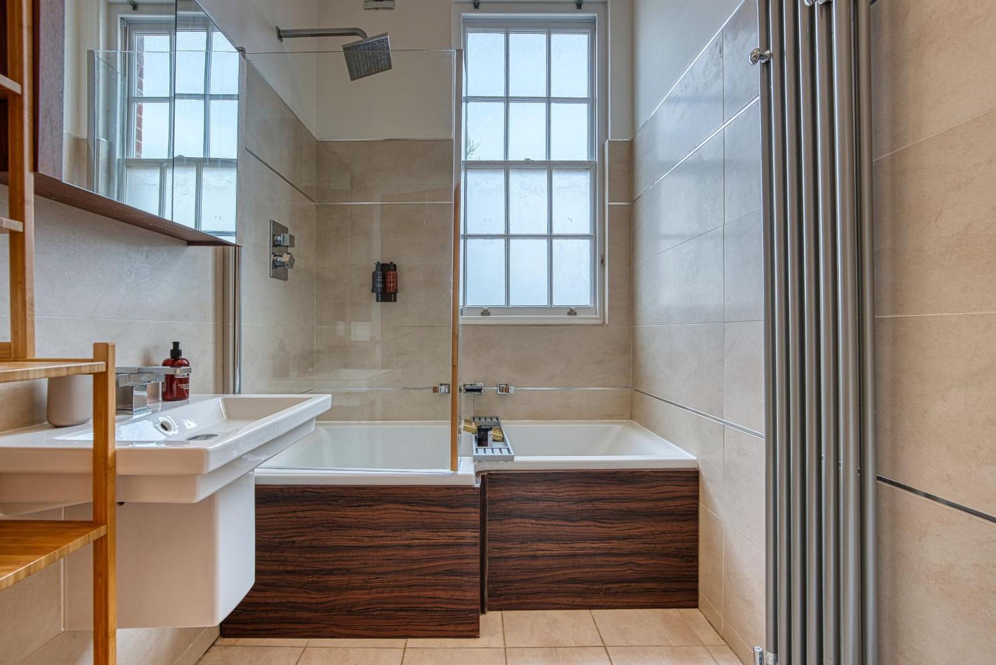 2 Bed Stunning Chic Modern Spacious Apt, Ocean Village, Southampton - Plenty Of Parking - By Blue Puffin Stays Luaran gambar