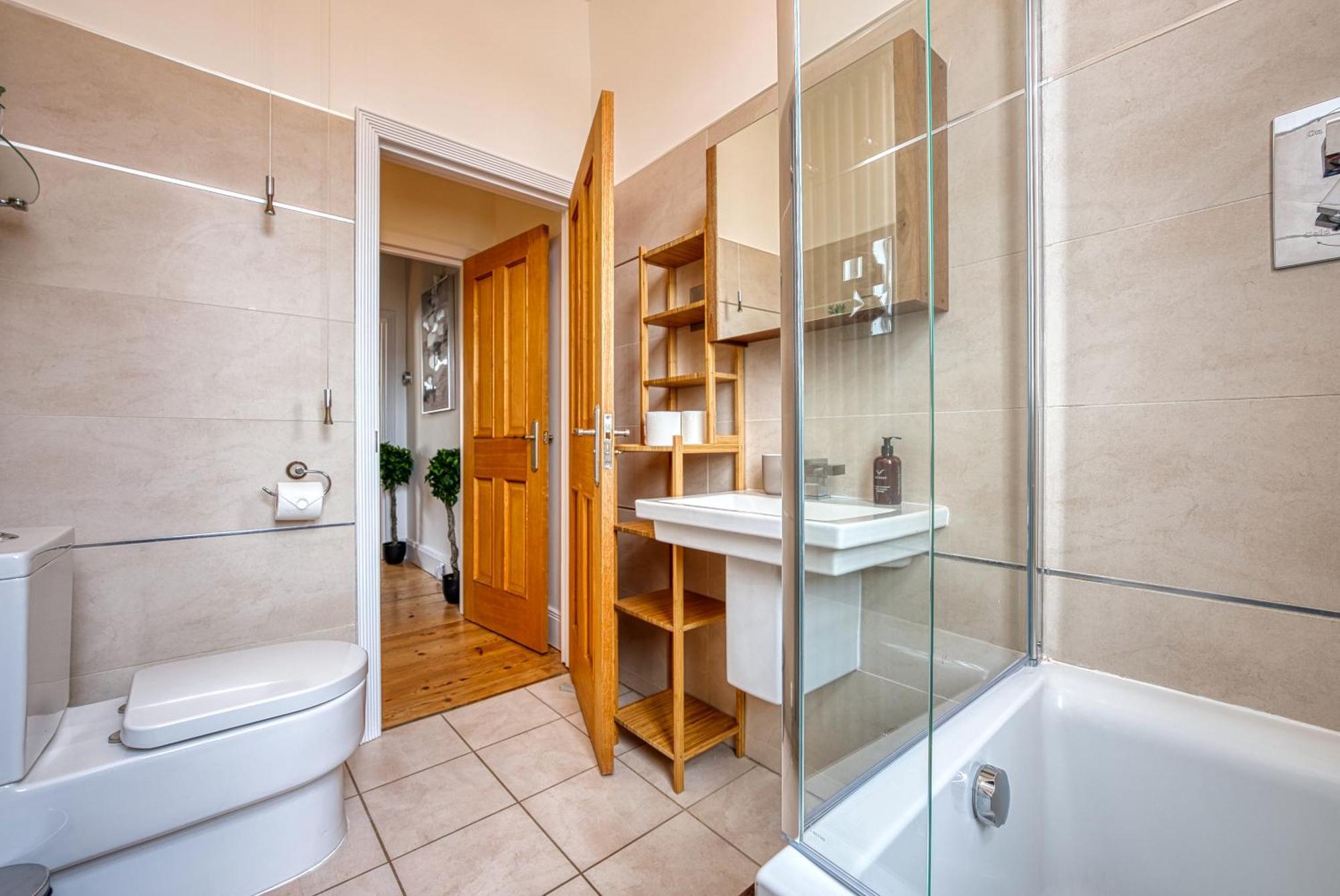 2 Bed Stunning Chic Modern Spacious Apt, Ocean Village, Southampton - Plenty Of Parking - By Blue Puffin Stays Luaran gambar