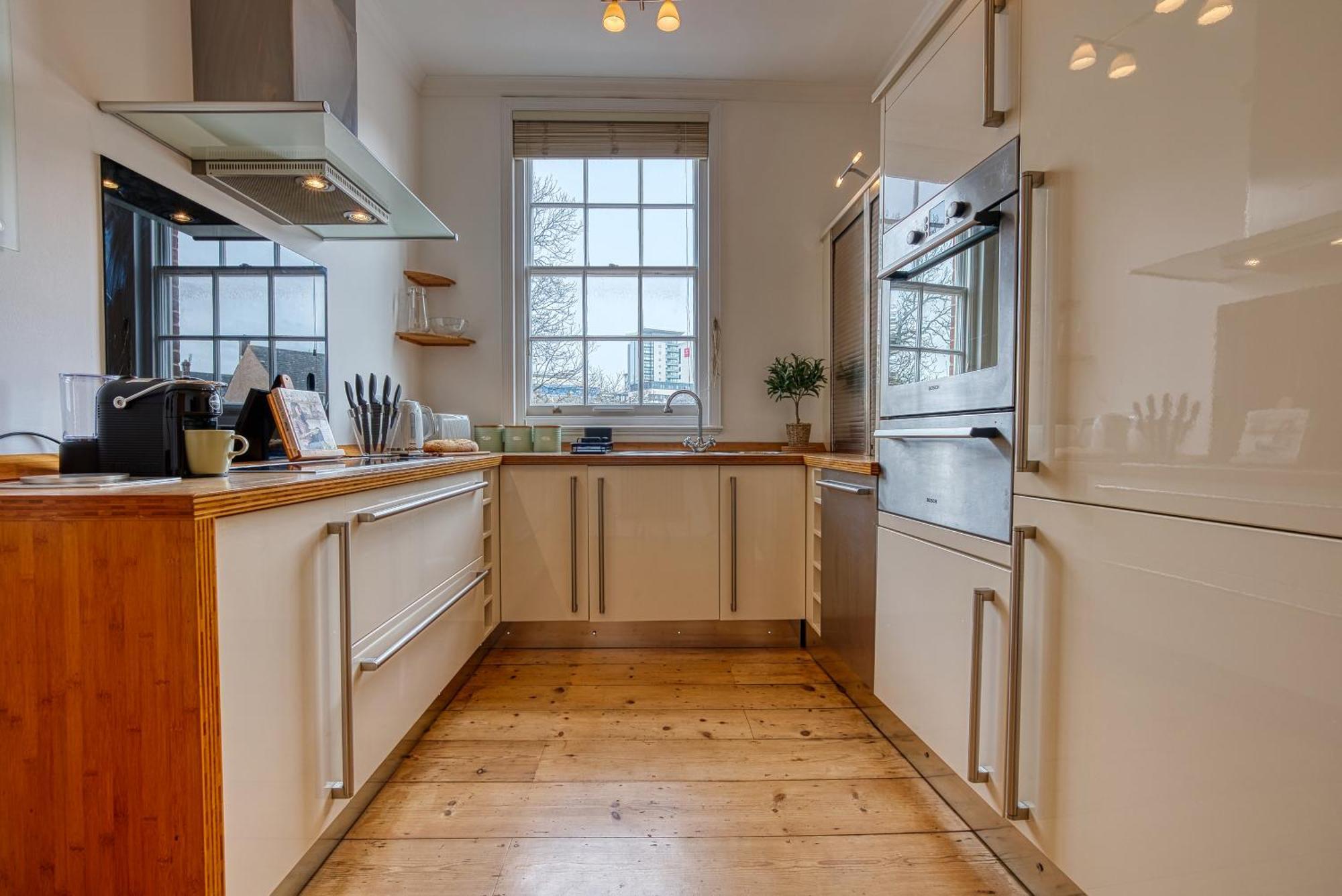 2 Bed Stunning Chic Modern Spacious Apt, Ocean Village, Southampton - Plenty Of Parking - By Blue Puffin Stays Luaran gambar