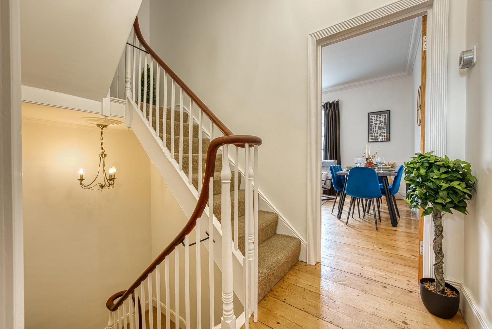 2 Bed Stunning Chic Modern Spacious Apt, Ocean Village, Southampton - Plenty Of Parking - By Blue Puffin Stays Luaran gambar