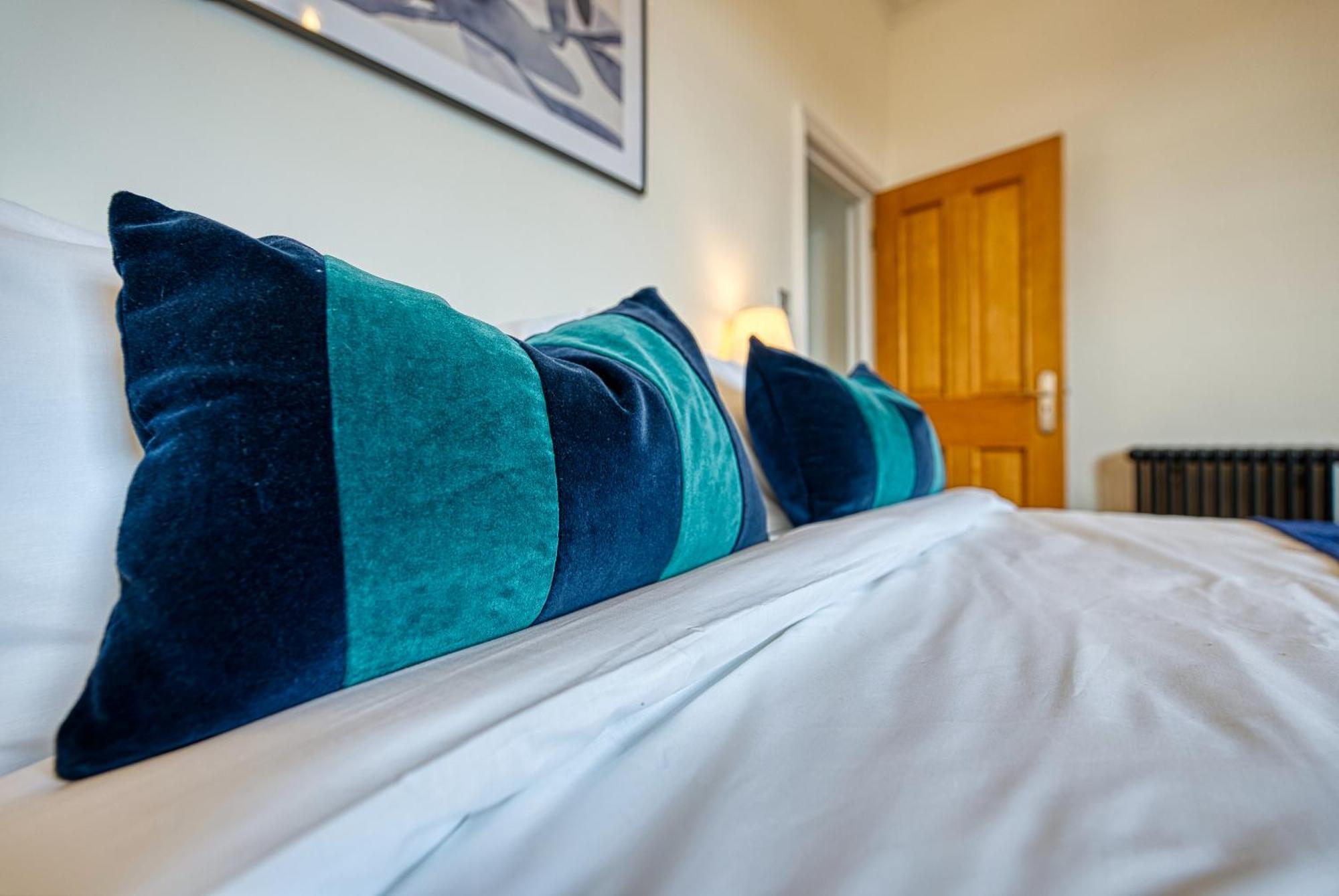 2 Bed Stunning Chic Modern Spacious Apt, Ocean Village, Southampton - Plenty Of Parking - By Blue Puffin Stays Luaran gambar