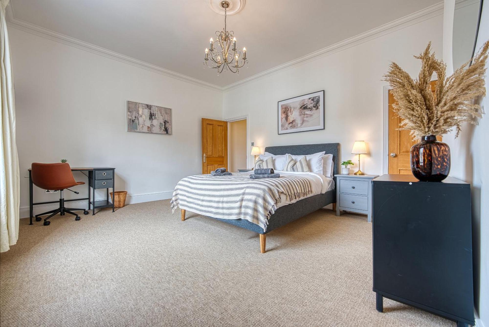 2 Bed Stunning Chic Modern Spacious Apt, Ocean Village, Southampton - Plenty Of Parking - By Blue Puffin Stays Luaran gambar