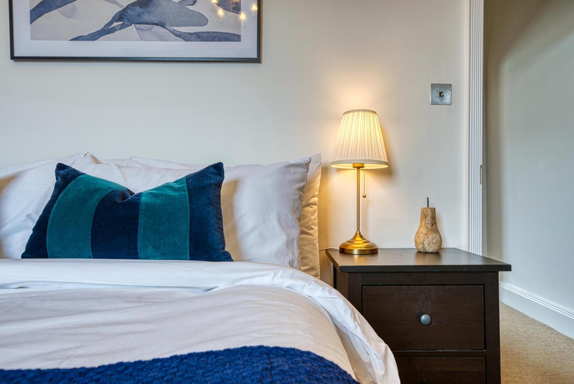 2 Bed Stunning Chic Modern Spacious Apt, Ocean Village, Southampton - Plenty Of Parking - By Blue Puffin Stays Luaran gambar